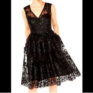 Adrianna Papell Black Sleeveless V-Neck Cocktail Dress